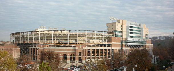 Knoxville legislators urge UT to opt out of outsourcing
