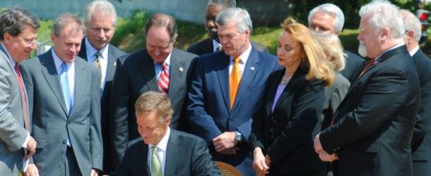 Gov. Haslam signs the TEAM Act