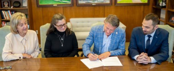 University of Tennessee to offer employees paid leave